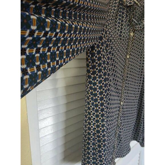 Max Studio Women’s Shirt - Size Large - Classic & Polished Top - Picture 4 of 10